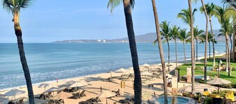 Stunning, 4300 Sq Ft + Ocean-Front Penthouse with Private Spa & 180 views!
