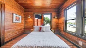 2 Schlafzimmer, Schreibtisch, Bügeleisen/Bügelbrett, WLAN