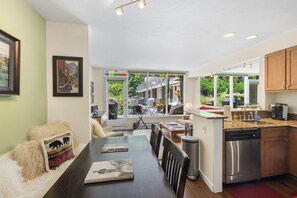 Interior - Parkside Place: 1 bdrm w/ hot tub & epic views! (Telluride)