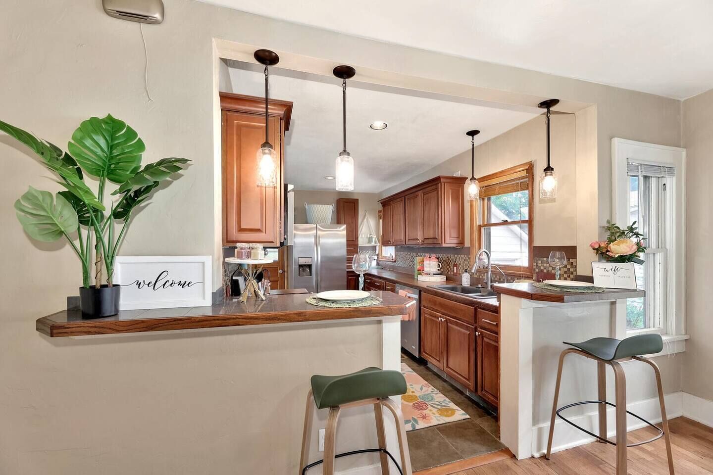 Kylskåp, mikrovågsugn, ugn och spishäll