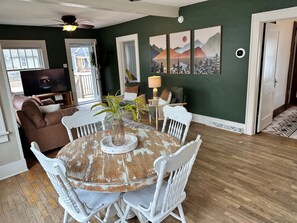 Interior - BOHO Funky Bunk with Game room and Hot Tub (Wichita)