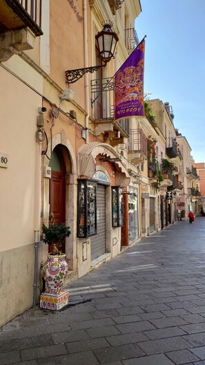 Exterior detail - Teatro Greco Apartment/Vilagos Apartments & Loft Taormina (Taormina)