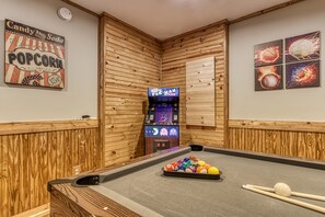 Game room - 1 Mi to Strip! Fantastic 3BR/ 3BA, Hot Tub, Game Room, Wi-Fi (Pigeon Forge)