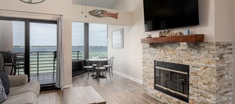 Spacious 3 bedroom Condo at Palm Beach Club-203