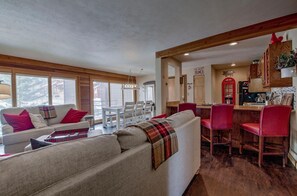 TV, fireplace, table football, ping pong - Silverthorne Condo with Mtn views, Pool & Hot tub (Silverthorne)