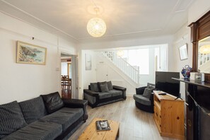 TV, fireplace, table football, streaming services