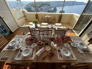 Dagelijks continentaal ontbijt inbegrepen