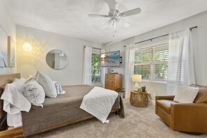 4 bedrooms, desk, iron/ironing board, free WiFi