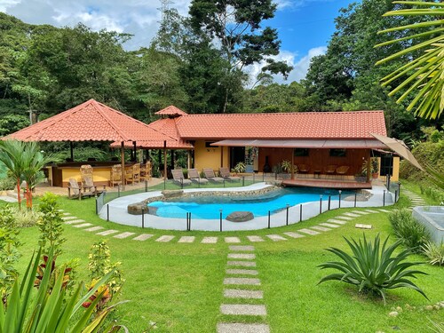 3 BR tropical oasis - pool, forest and waterfall