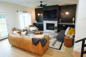 Smart TV, fireplace, video games, table tennis