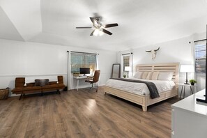 4 bedrooms, desk, iron/ironing board, travel crib