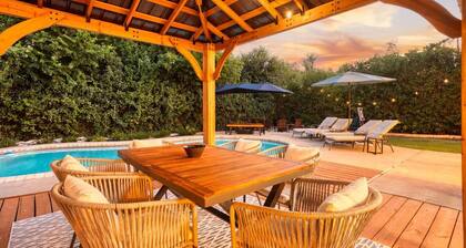 Timeless-Texas-Inn • Heated Pool Oasis • LUX Vibe