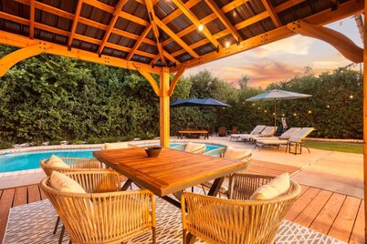Timeless-Texas-Inn • Heated Pool Oasis • LUX Vibe