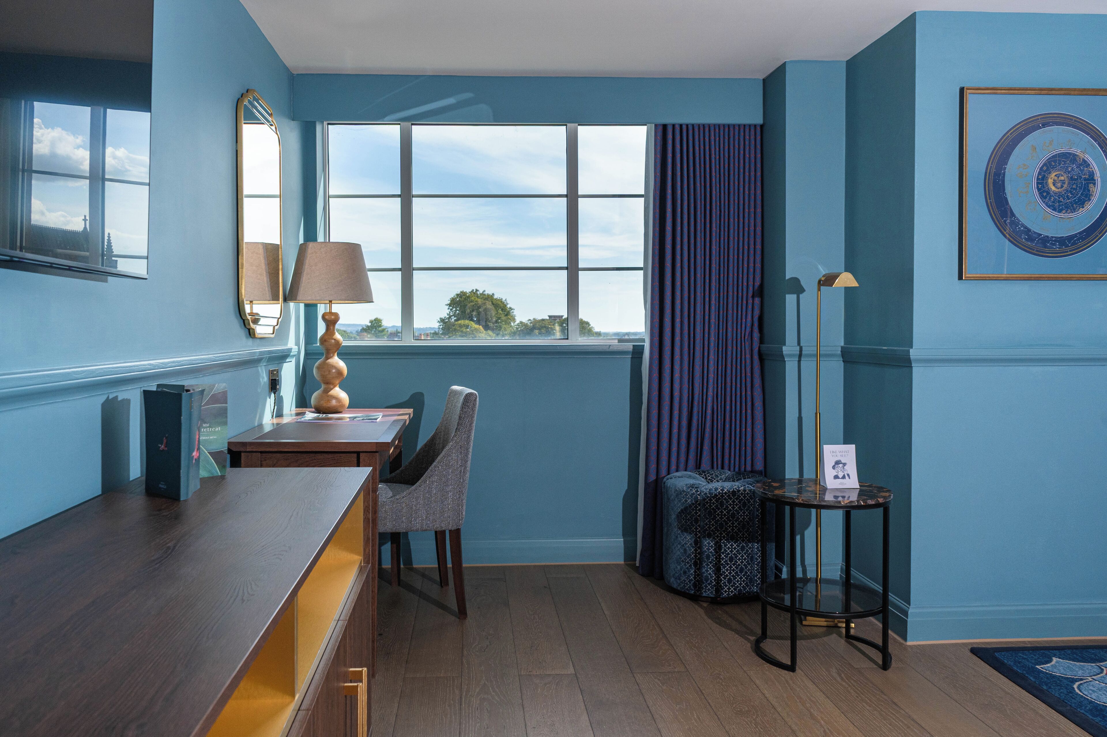 Quarto premium, 1 cama King (Catherdral View) | Roupas de cama antialérgicas, cofres nos quartos