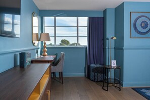 Premium Room, 1 King Bed (Catherdral View)