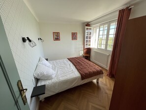 4 Schlafzimmer, Bügeleisen/Bügelbrett, Reisekinderbett, kostenloses WLAN