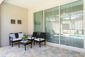 Terrace/patio - 5 Bedrooms, 4.5 bathrooms Townhouse (Four Corners)