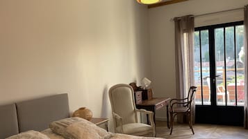 Comfort tweepersoonskamer | Luxe beddengoed, bedden met traagschuimmatrassen