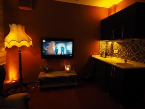 Habitación doble romántica | 1 habitación, decoración personalizada y muebles diferentes
