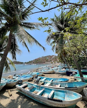 Beach - Hotel Familiar El Dorado (Zihuatanejo)