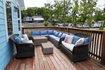 Condo on the lake @ Franky and Louies