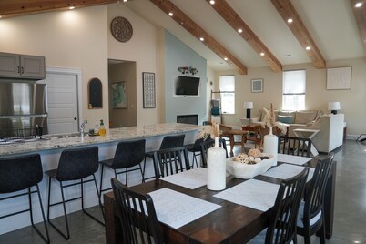 Condo on the lake @ Franky and Louies