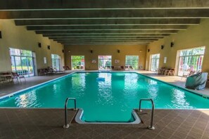 Piscina coperta, una piscina riscaldata