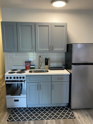 Fridge, microwave, oven, stovetop - A Beautiful 1BR Apartment in the Heart of Brooklyn (Brooklyn)