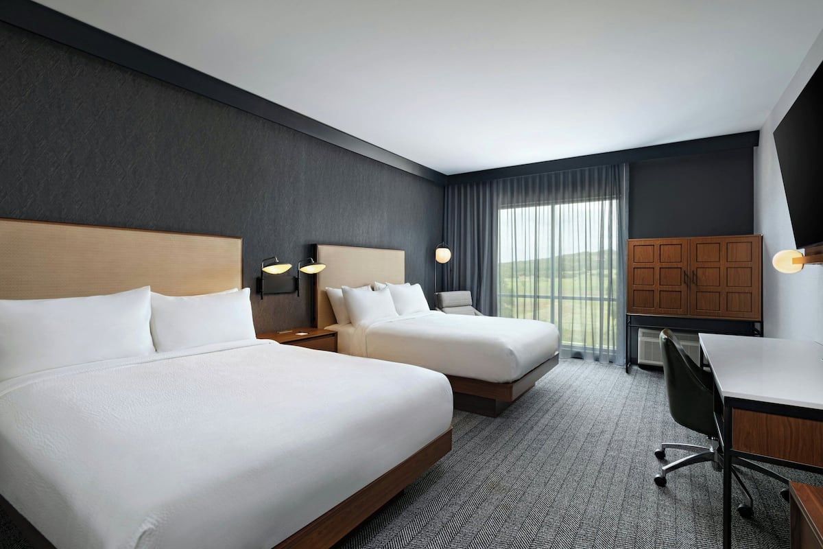 Ropa de cama hipoalergénica, minibar, escritorio y ropa de cama