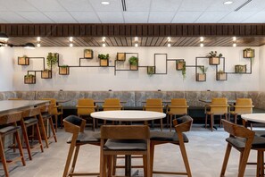 Free daily continental breakfast  - Fairfield Inn & Suites By Marriott Minneapolis Downtown (Minneapolis)