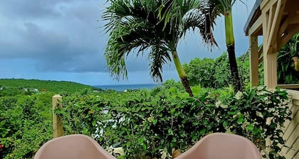 Le jasmin cottage with sea view, 500m from the beach.