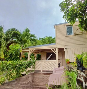 Terrace/patio - Le jasmin cottage with sea view, 500m from the beach. (DESHAIES)