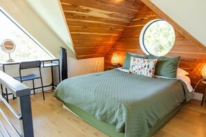 2 Schlafzimmer, Betten mit Memory-Foam-Matratzen, Schreibtisch