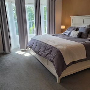 4 bedrooms, iron/ironing board, free WiFi, bed sheets