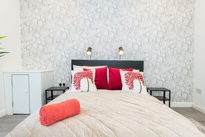 1 bedroom, desk, iron/ironing board, free WiFi - P1 - R1 Cherry Blossoms One Bedroom Apartment A (Fairfield)
