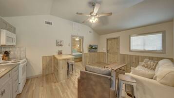 電視、乒乓球設施