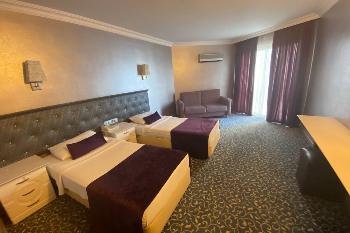 Standard Double or Twin Room, 1 Bedroom, Sea View, Beachfront | Minibar (some free items), desk, bed sheets