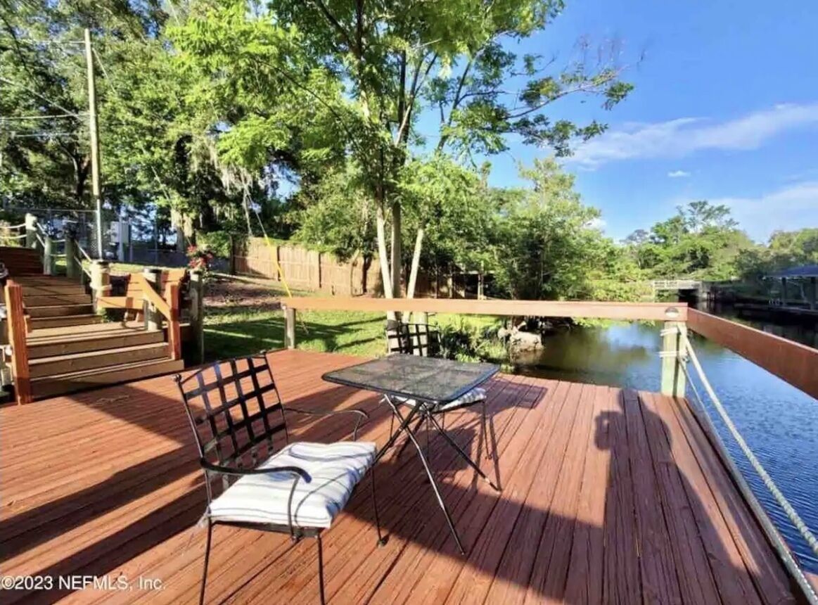 Gorgeous Condo! Very peaceful and Safe!