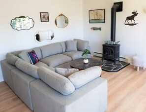 Smart TV y chimenea 