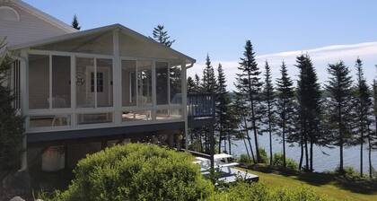 Exquisite oceanfront, 4 bedroom home with stunning views