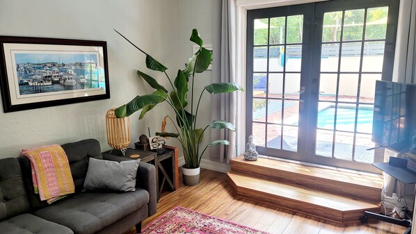 Smart TV - Relaxing home with pool - 3/3, 6 miles to Islamorada and 3 miles to Key Largo (Tavernier)