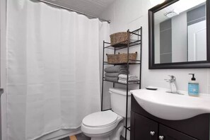 Duschwanne, Whirlpool, Haartrockner, Bidet