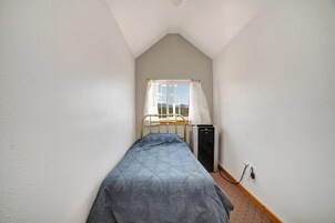 1 quarto, Wi-Fi de cortesia, roupa de cama