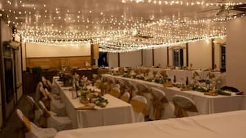 Villa, varias camas, vista a la montaña | Salón de banquetes