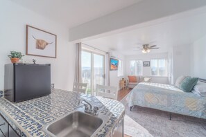 1 chambre, accès au Wi-Fi (inclus), literie fournie
