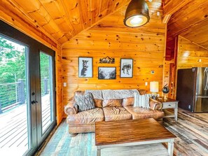 Smart TV, fireplace, video games - Summer Deals/Amazing Views/Dollywood/Pet Friendly (Sevierville)