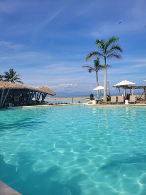 15 outdoor pools