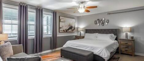 3 Schlafzimmer, Schreibtisch, Bügeleisen/Bügelbrett, Reisekinderbett