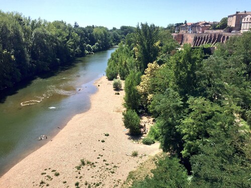 Large house near the beach (Tarn)
