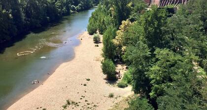 Large house near the beach (Tarn)